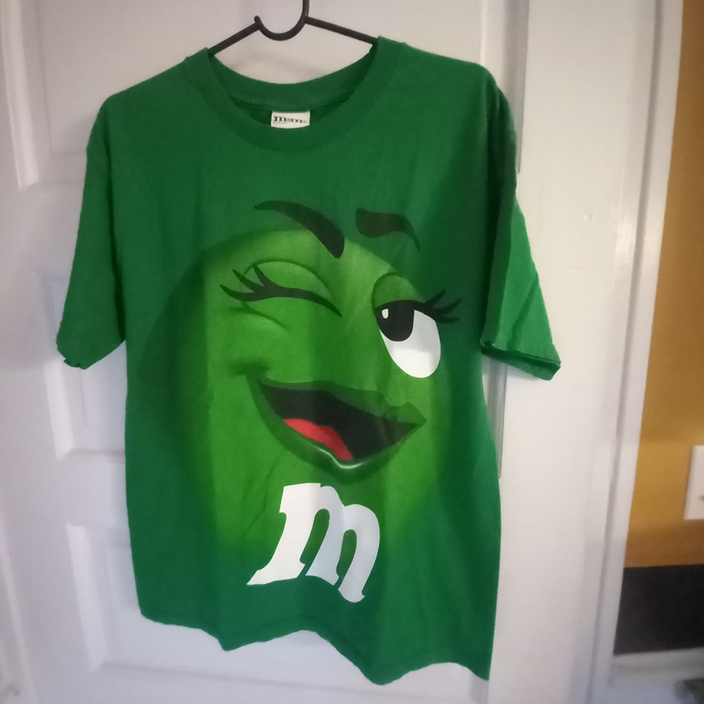 NEW.   M &Ms Neon Green Tee L
